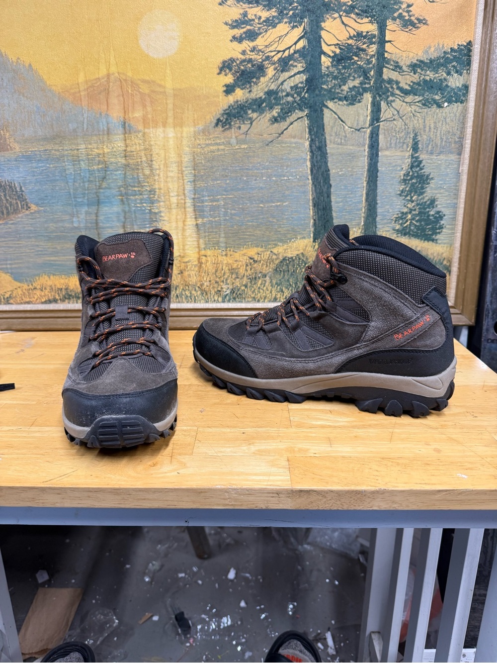 Bearpaw men’s Brown leather Waterproof Hiking Boots, size 10.5